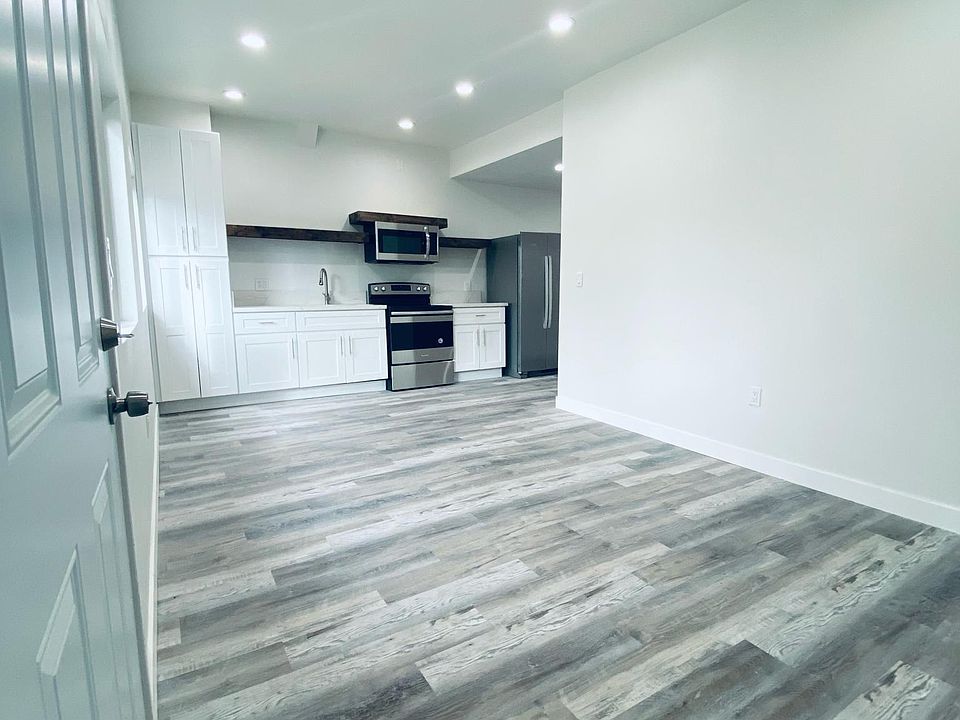1st image of 647 Avocado Ave
