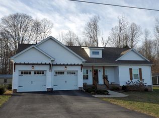 765 Honeysuckle Ln, Sparta, TN 38583