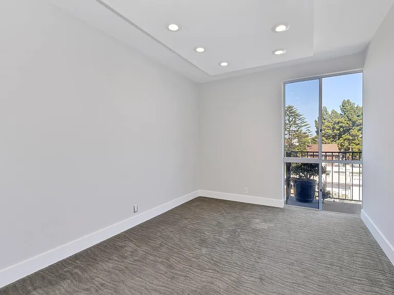 3310 1st Ave #7B — Photo 11