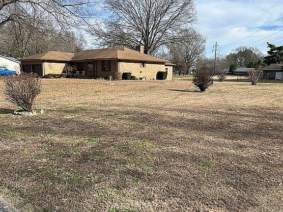 3rd image of 1714 Meadowlark Dr