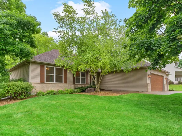 10693 Alicia Cir, Inver Grove Heights, MN 55077