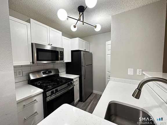 2nd image of 100 Glenbrook Rd #1428