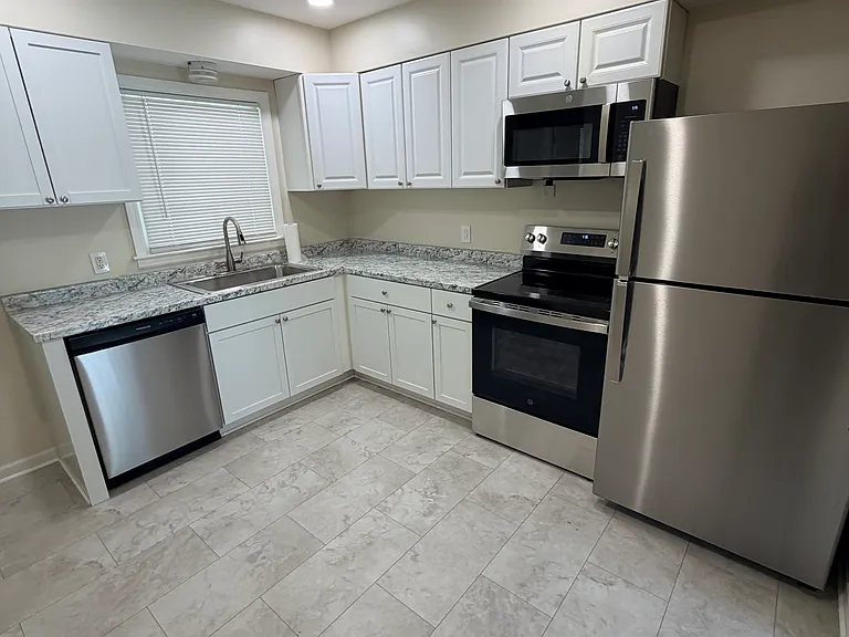 3810 Chevy Chase Rd — Photo 3