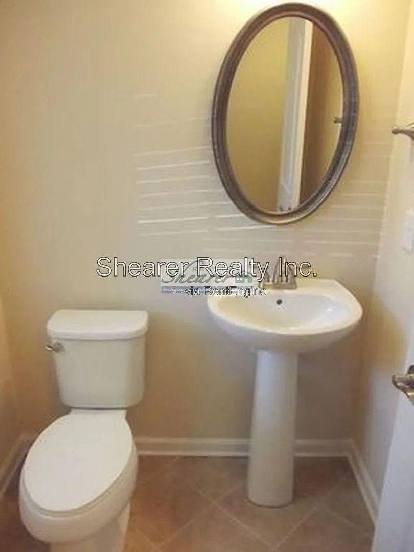 3 bed, 2.5 bath, 1680 sqft, $2,250 — Photo 3