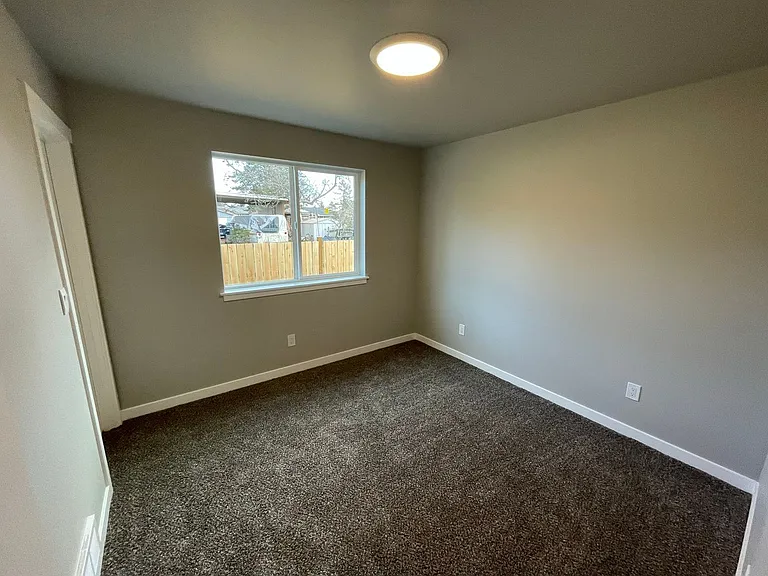 2707 Oakes Ave — Photo 20