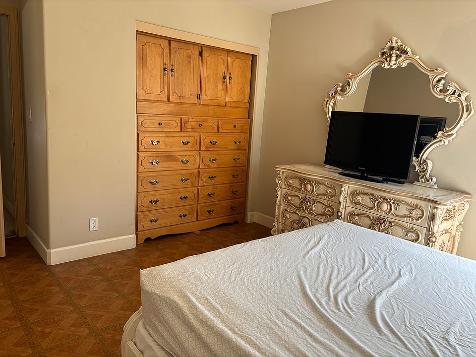 2nd image of 2331 Cypress Circle Dr