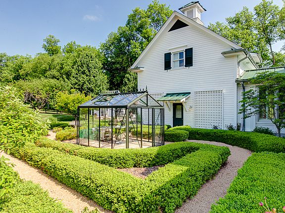 5th image of 1394 Woodland Hall Dr