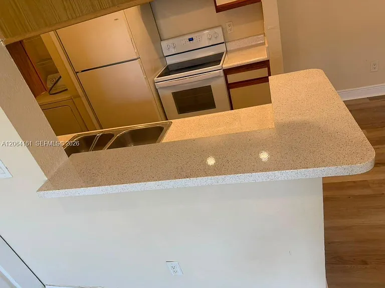 1247 SW 46th Ave #1306 — Photo 5