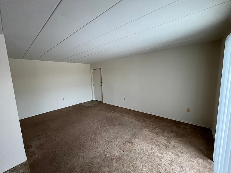 Cresap Knolls — Photo 37
