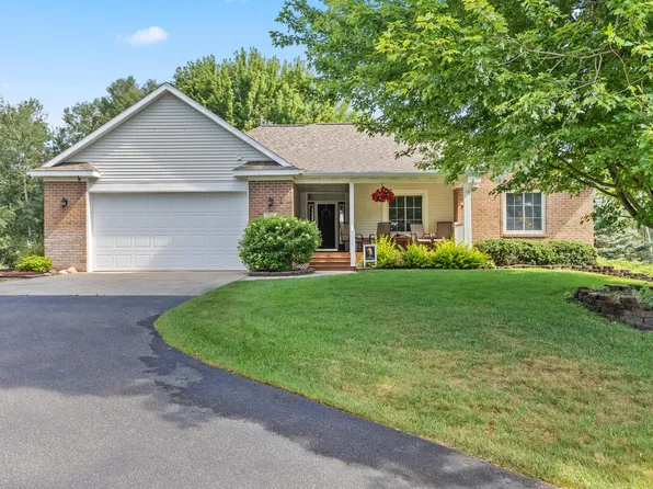 711 Cedar Pines Dr NE, Sparta, MI 49345