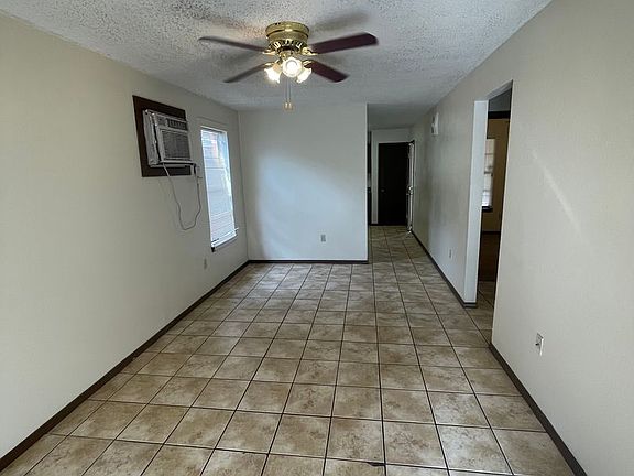 5th image of 2319 Elm Park Dr