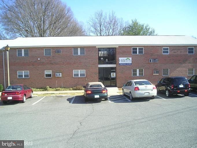 1st image of 142 Hillcrest Dr