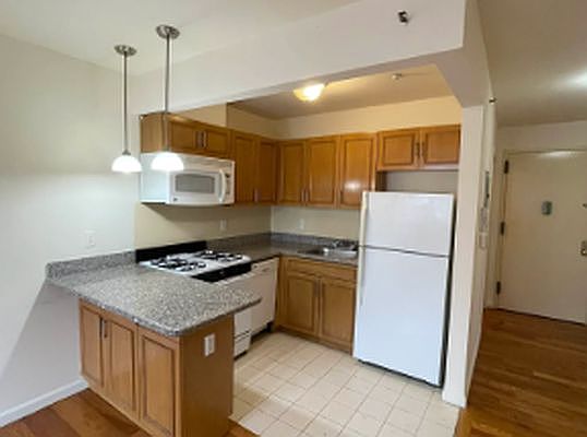 1st image of 31-74 Crescent St #4