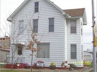 515 S 2nd St, Guttenberg, IA 52052
