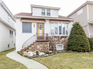 4521 N Meade Ave, Chicago, IL 60630