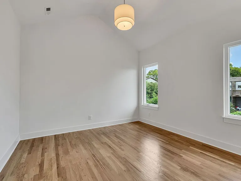 5917 Robertson Ave — Photo 30