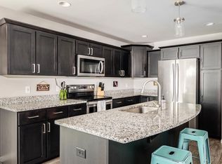 2912 Bulwer Ln, Fitchburg, WI 53711