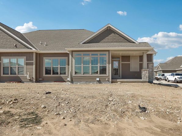 N28W25273 Parkway Ridge CIRCLE -B Bldg 13 Unit 47, Pewaukee, WI 53072