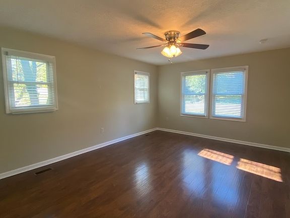 5th image of 537 Wentworth Cir NW