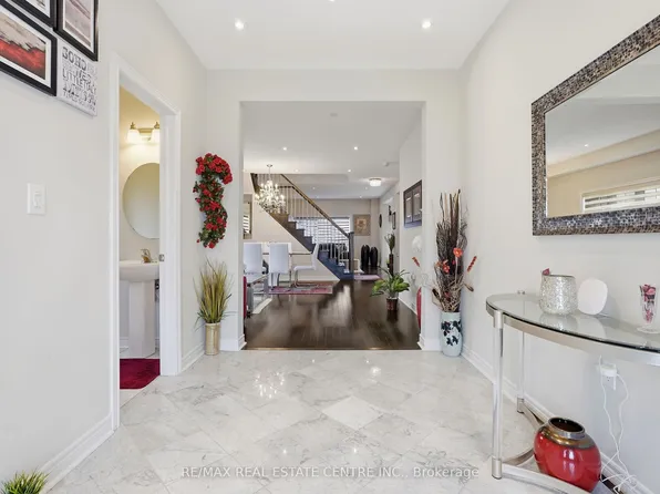 135 Watermill St, Kitchener, ON N2P 0G4