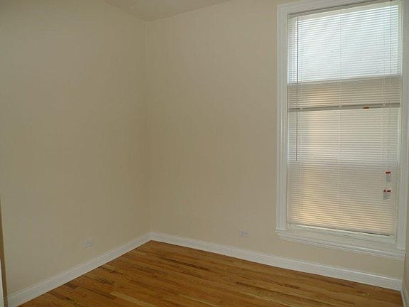 5th image of 1318 N Wood St #A