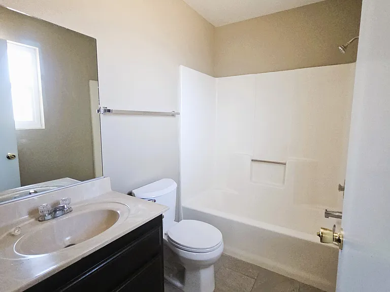 12929 Navajo Rd #4 — Photo 10