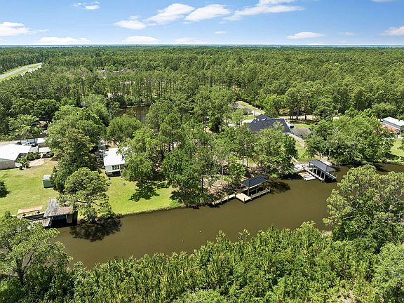 4th image of 92 Waterside Ln