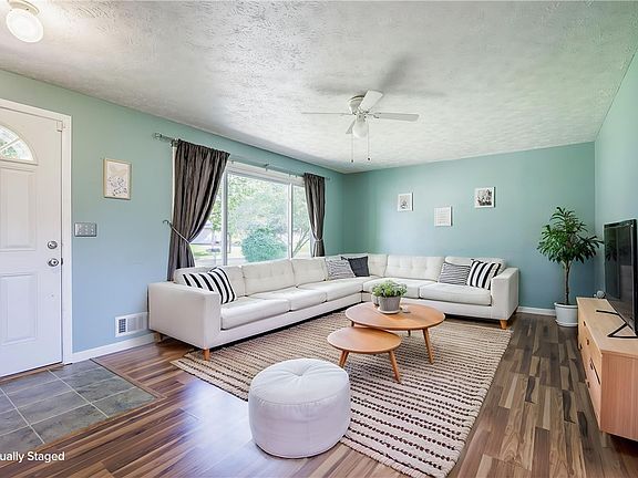 3rd image of 103 Kinmont Dr