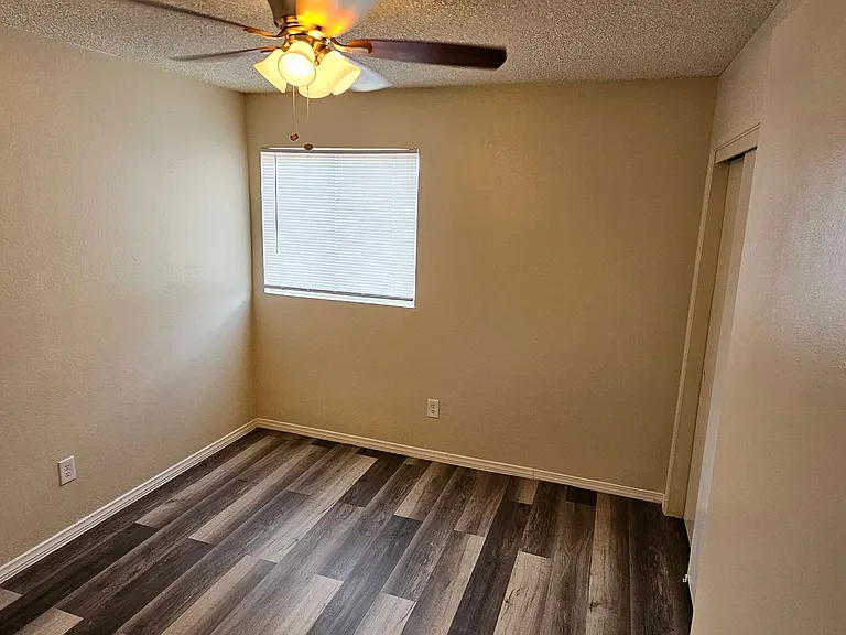 CAP825 — Photo 11
