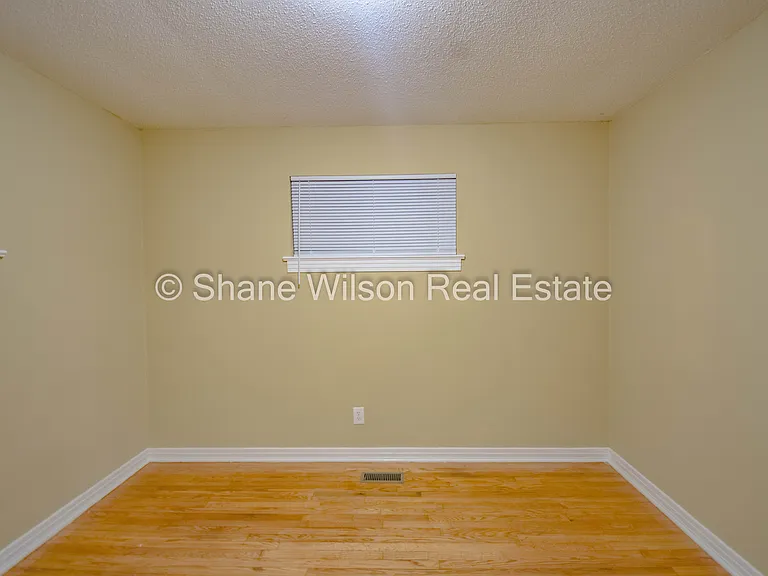 804 Henderson Ave — Photo 6