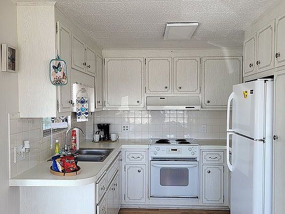 5th image of 24 Tangelo Dr