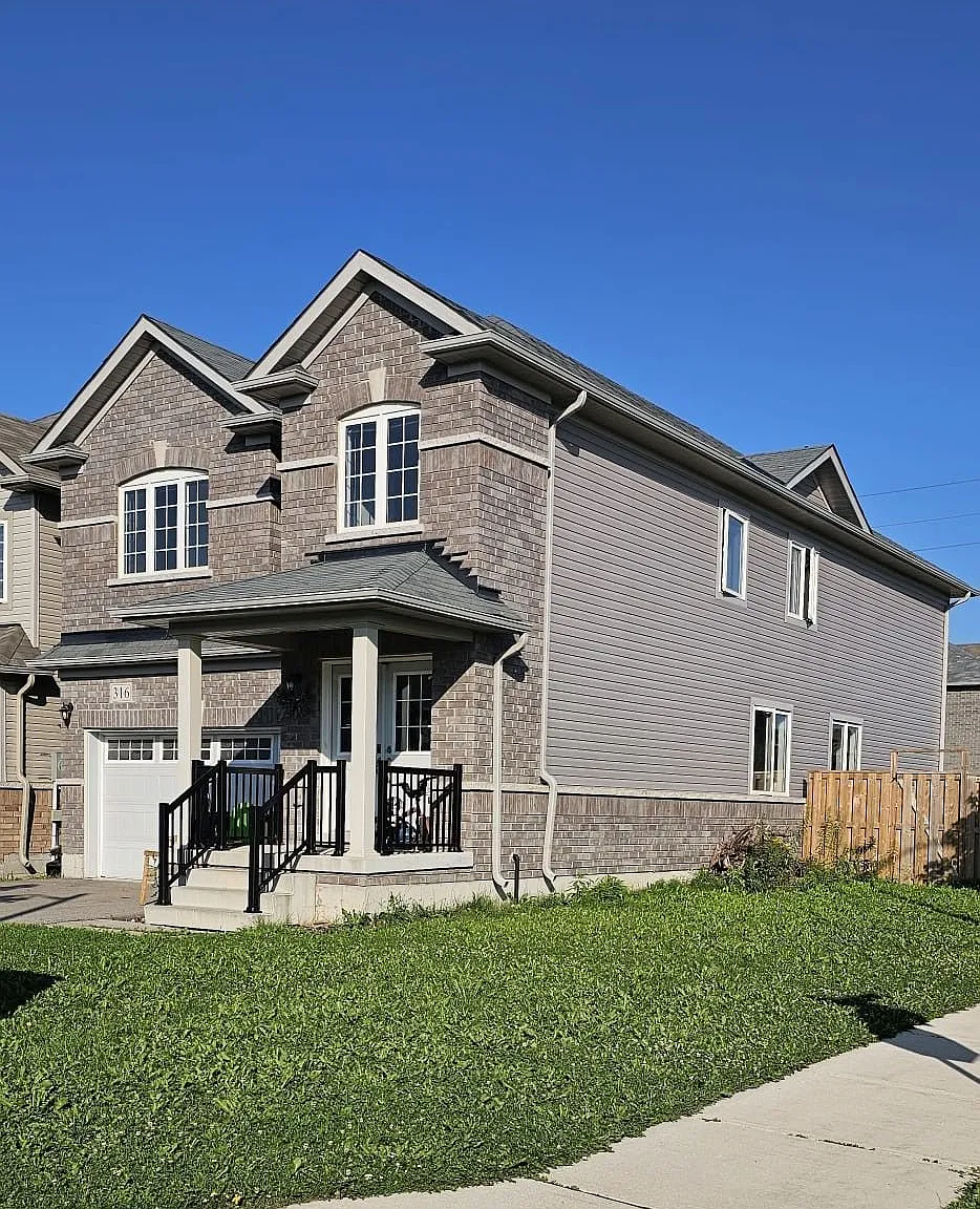 4 bed, $2,650 — Photo 2