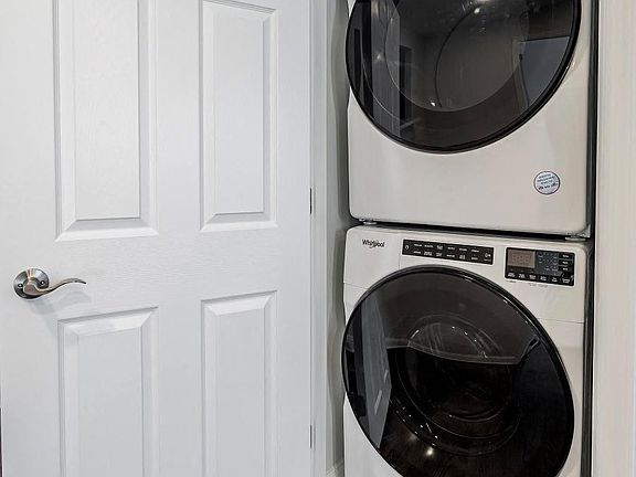 4th image of 113 Walnut St APT 18
