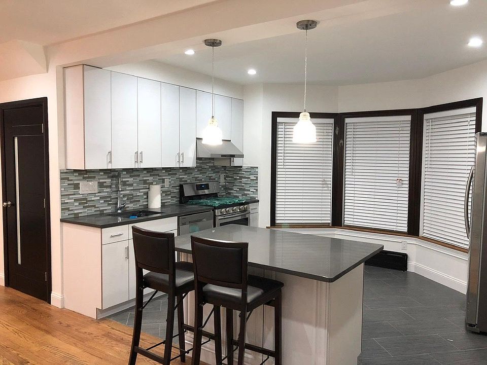 1st image of 1578 Victory Blvd