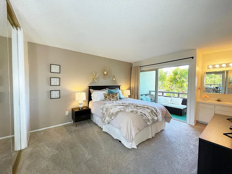 1611 Hotel Cir S — Photo 14
