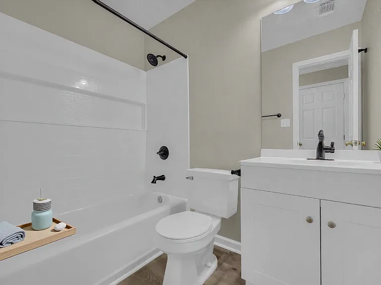 100 Woodstone Dr #7 — Photo 10