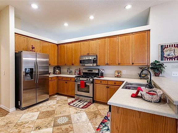3rd image of 4319 Buckhorn Groves Ct