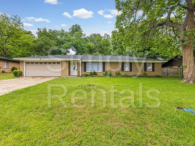 705 Plano St — Photo 3