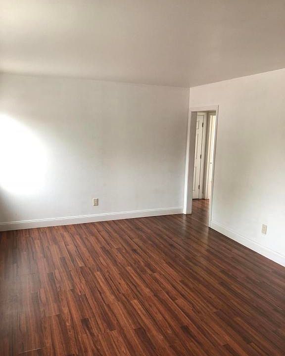 2nd image of 400 Bearses Way