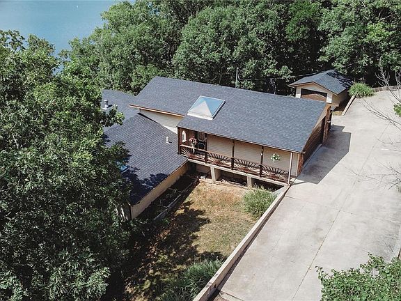 2nd image of 1599 Lake Shore Dr