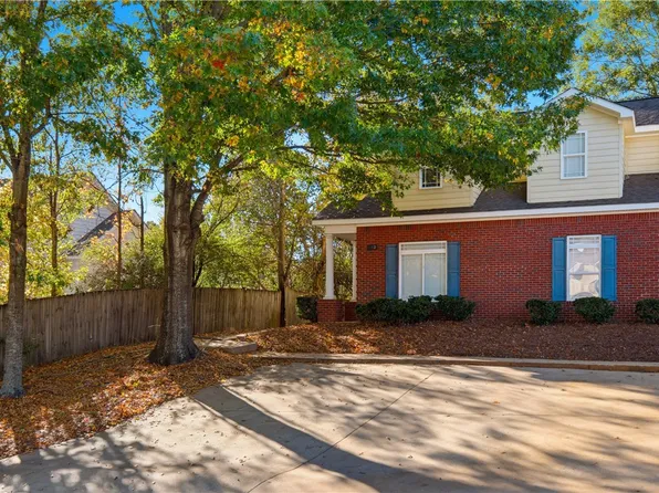 412 Jack Hampton Dr, Auburn, AL 36830