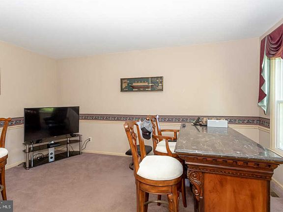5th image of 117 Birch Dr