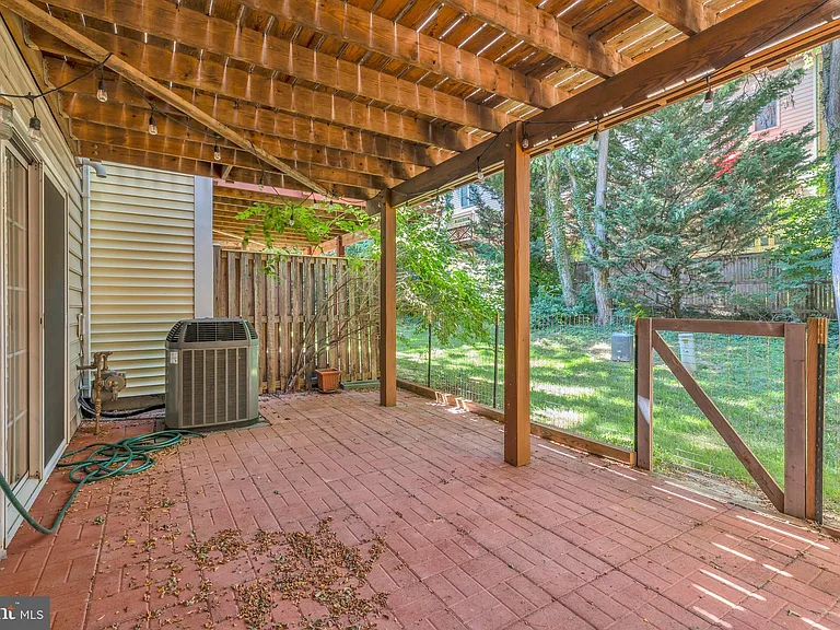9902 Michael Schar Ct — Photo 37