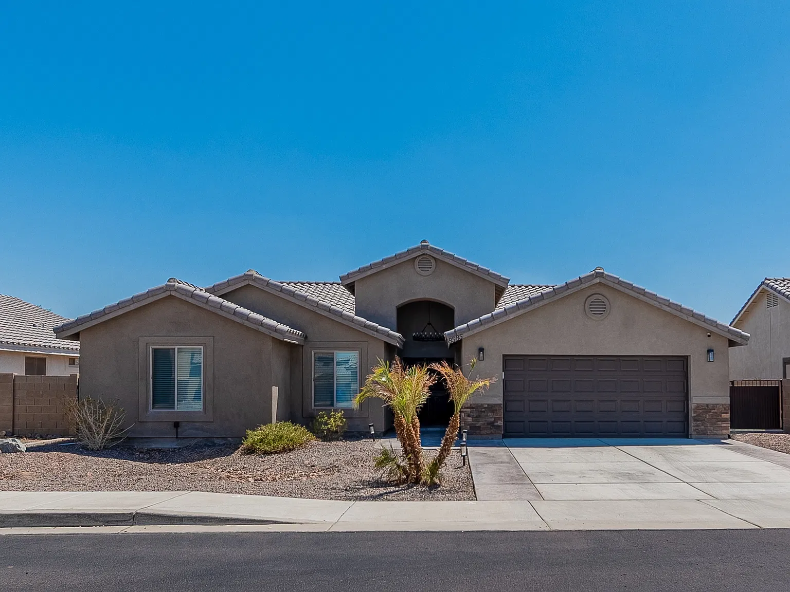 4 bed, 2011 sqft, $2,600 — Photo 1