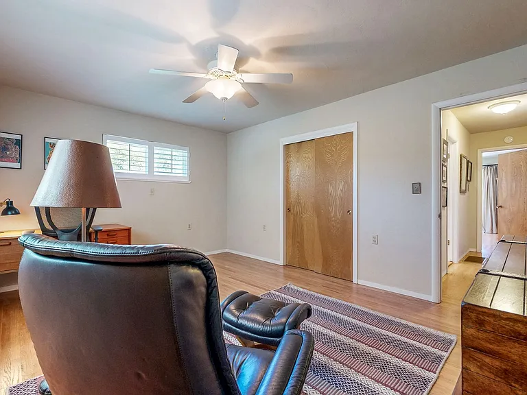 4560 Sullivan Ct — Photo 39