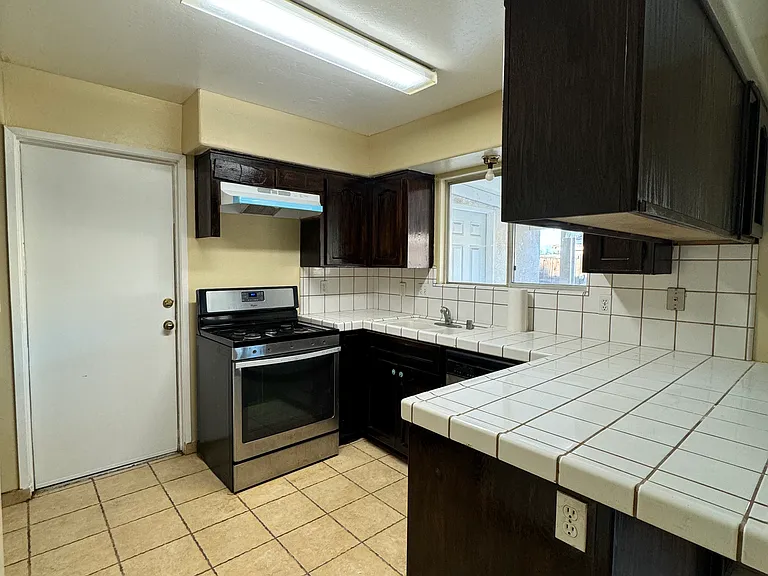 1409 Kirkwood Ave — Photo 16
