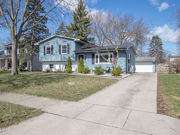2nd image of 318 Birchdale Rd