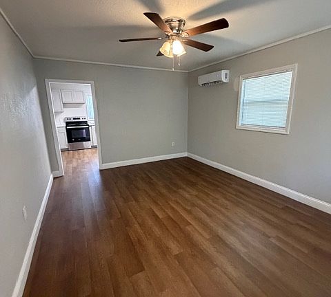 2nd image of 37802 Whitehouse Ave #37802