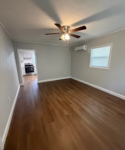 37802 Whitehouse Ave #37802 — Photo 2