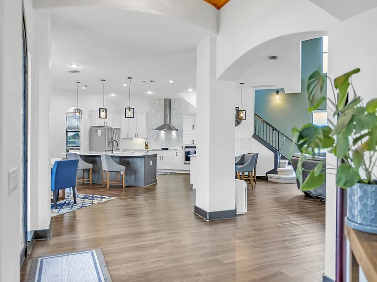 411 Cielo Cir — Photo 16